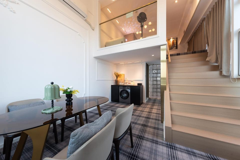 Bed, Living room, Photo of the whole room, Dining area, air conditioner