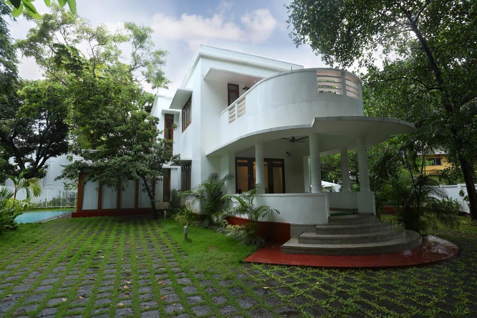 Property building, Facade/entrance