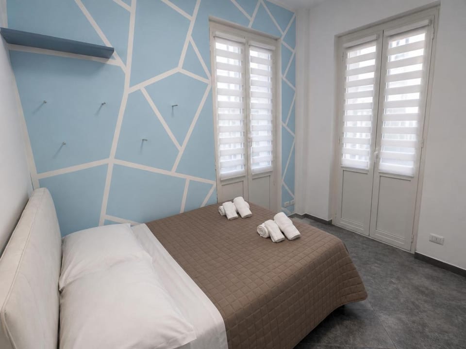 Bed, Bedroom, towels, wardrobe