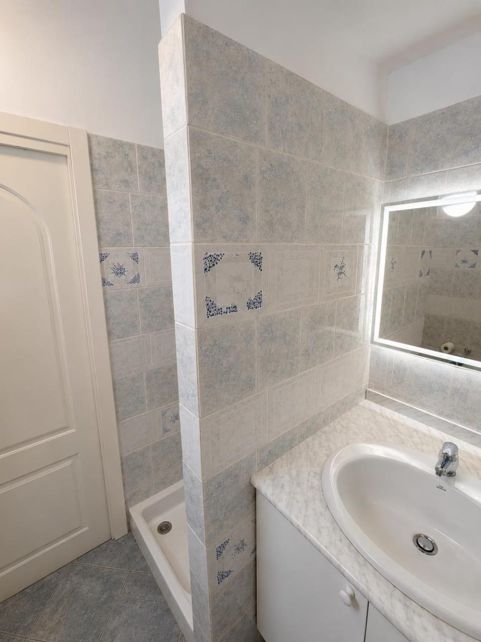 Bathroom, Bath