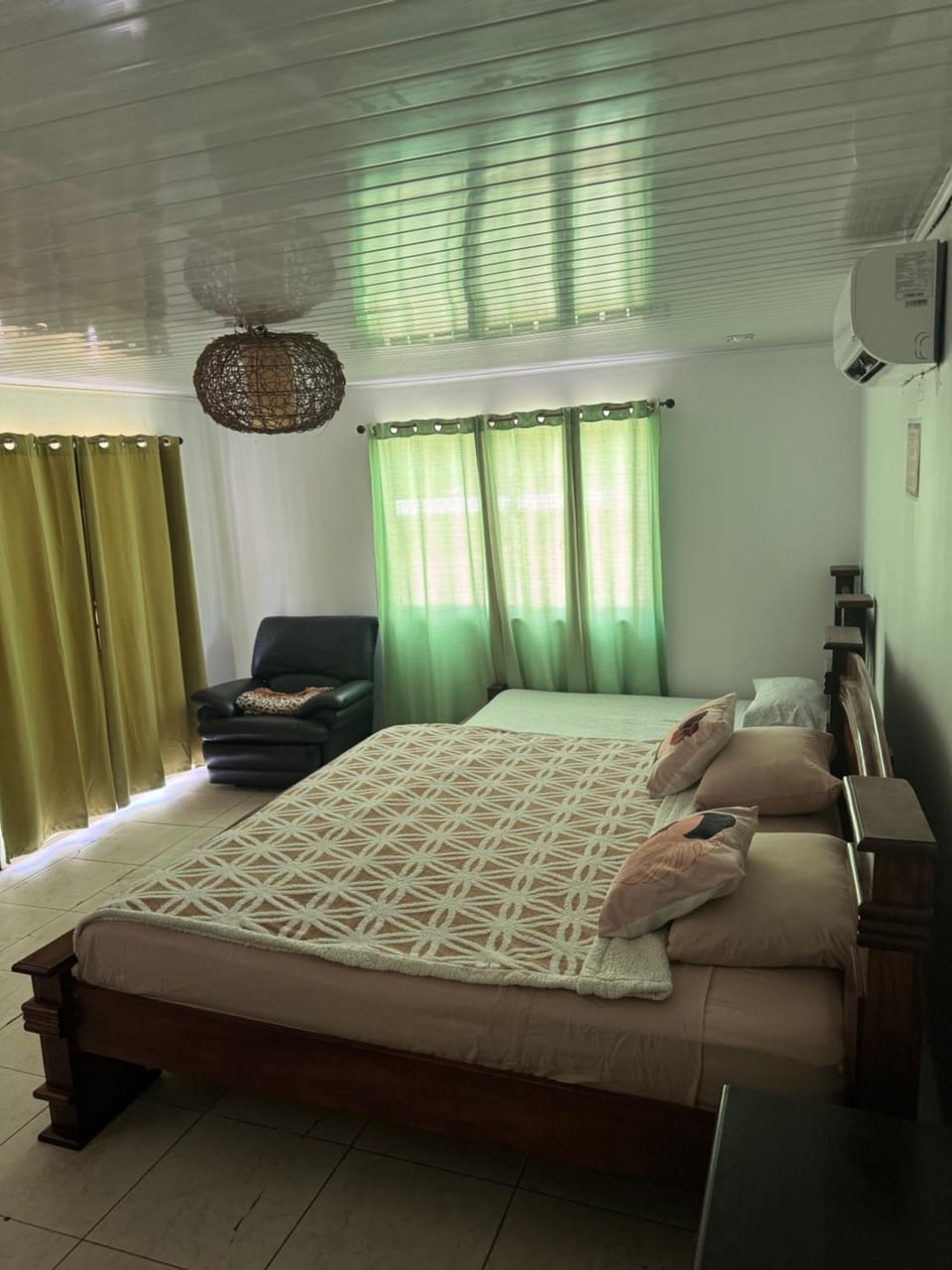 Bedroom, air conditioner