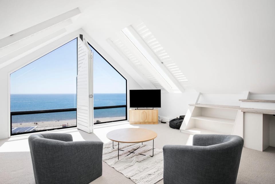Spectacular Panoramic Oceanview House in Seacliff House in Adelaide