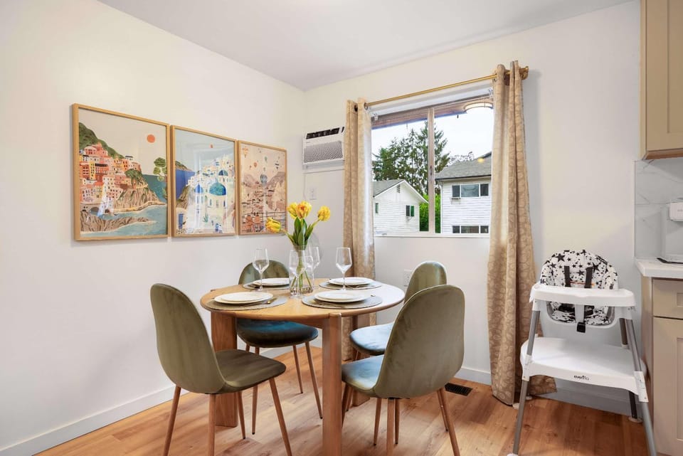 Spacious 2BR Home Near UW Parks & Station House in Lake City
