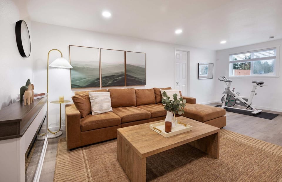 Family-Friendly 4BR Retreat Near UW & Parks House in Lake City