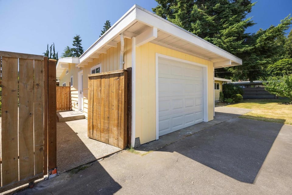 Private 1BR Retreat King Bed Single-Level House in Shoreline