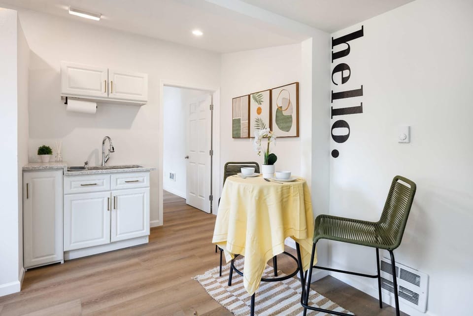 Private 1BR Retreat King Bed Single-Level House in Shoreline