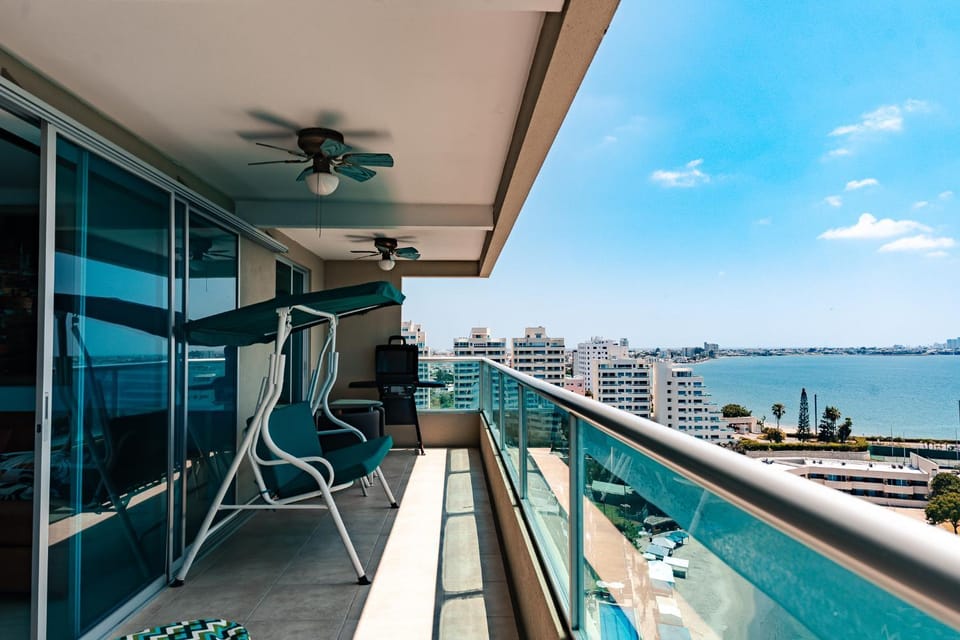 Departamento con vista al mar, piscina, jacuzzi y área BBQ Apartment in Ecuador