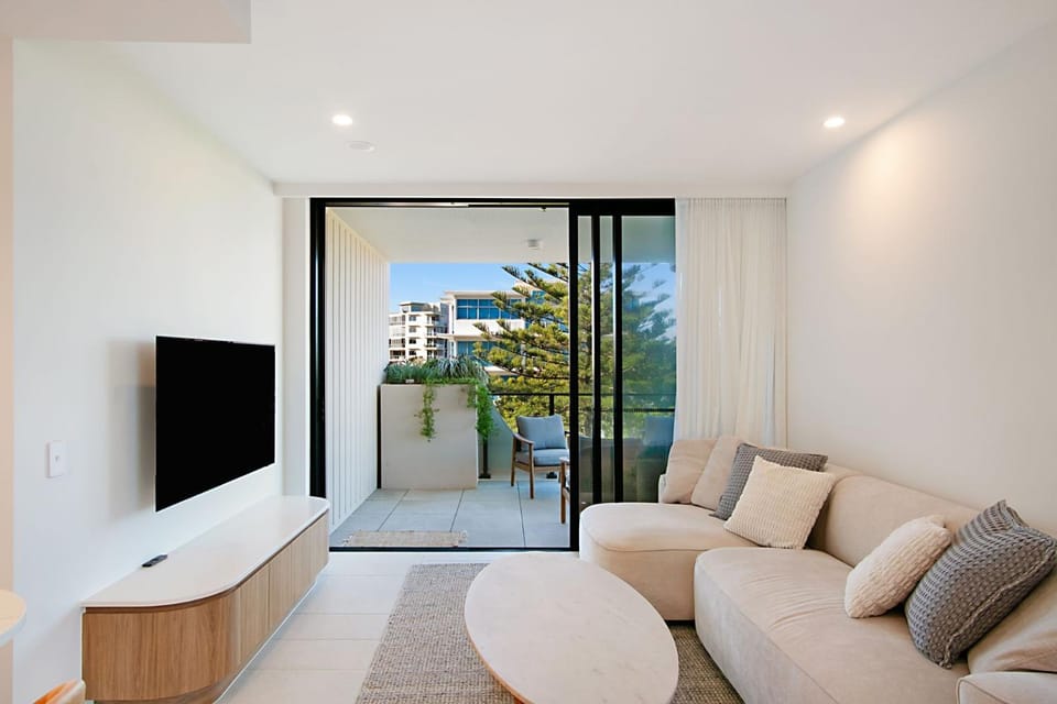 Communal lounge/ TV room, TV and multimedia, Living room