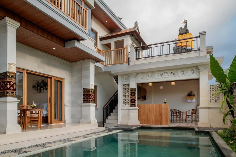 Property building, Pool view