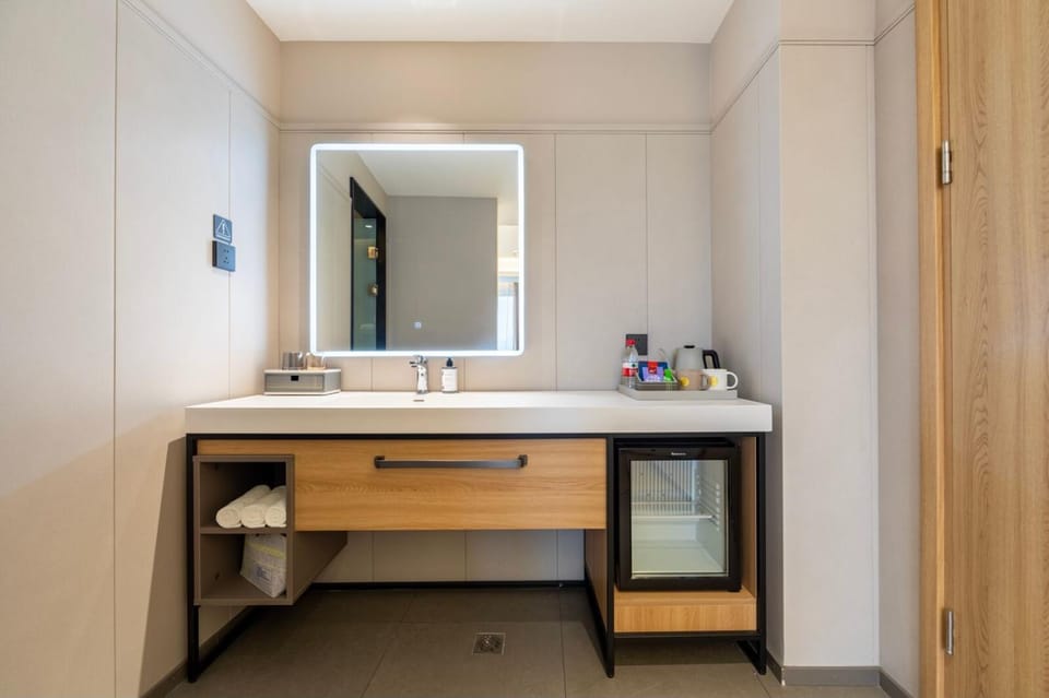 Bathroom, towels