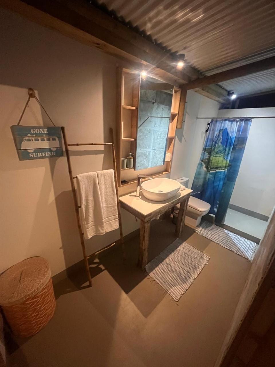 Bathroom, towels