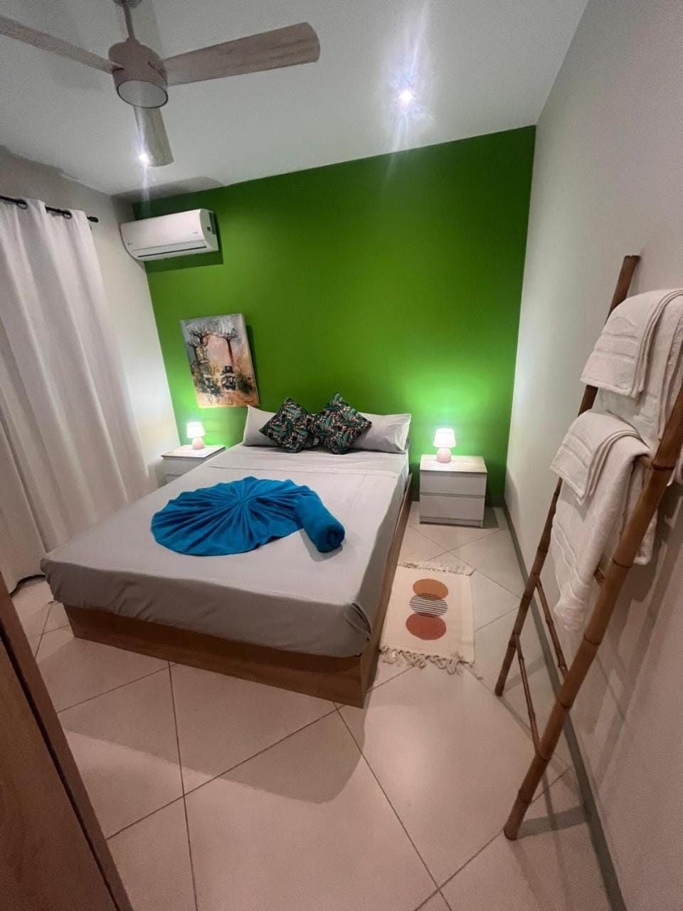 Photo of the whole room, Bedroom