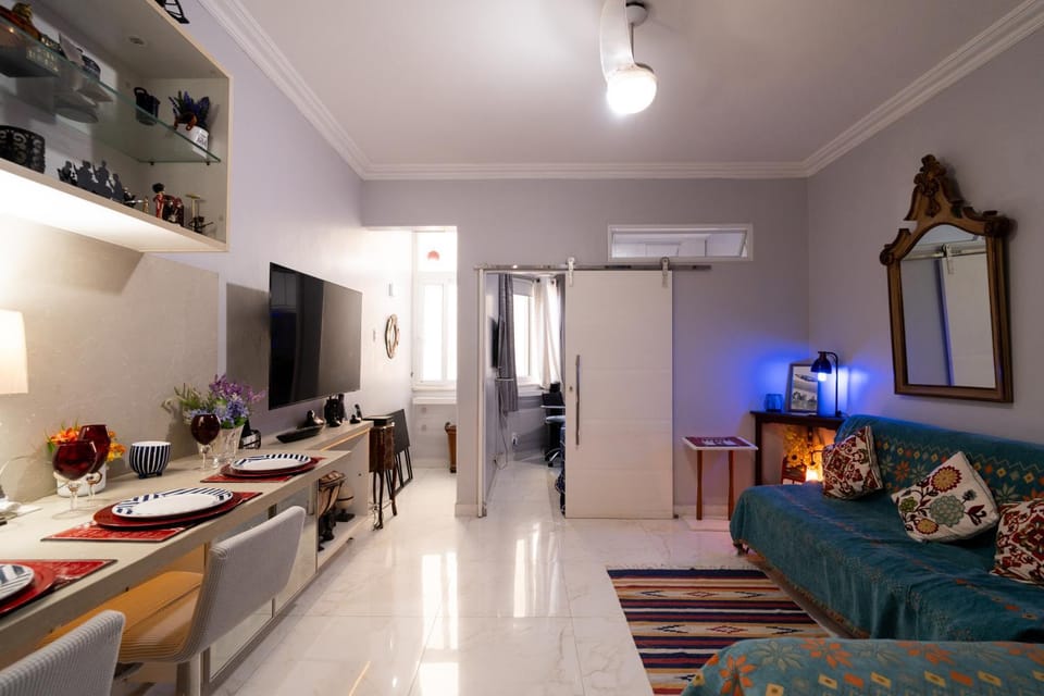 TV and multimedia, Living room, Seating area, Dining area, Evening entertainment