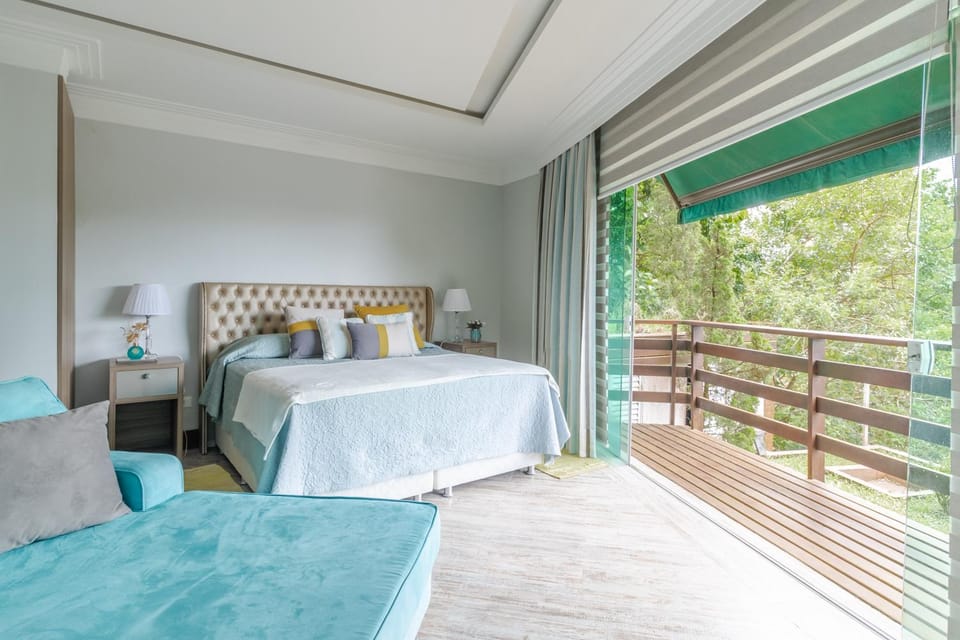 Bed, View (from property/room), Balcony/Terrace, Photo of the whole room, Bedroom, Garden view