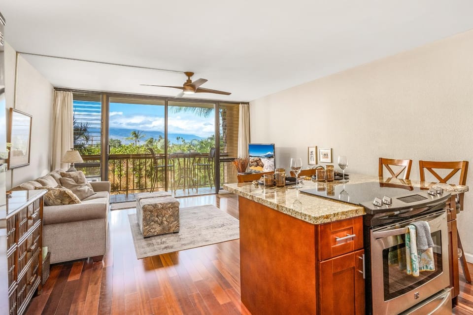 Maui Vista #1-319 Oceanfront Complex, Pickleball Courts, Pool, Wifi, Full A/C Apartment in Kihei