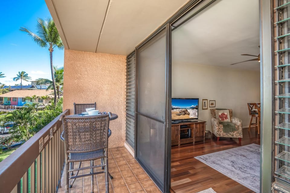 Maui Vista #1-319 Oceanfront Complex, Pickleball Courts, Pool, Wifi, Full A/C Apartment in Kihei