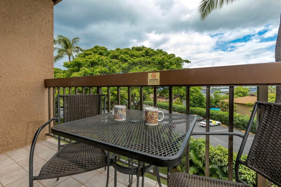 Maui Vista #2-423 Close to Kamaole Beach and Pickleball Courts Pool, Wifi Apartment in Kihei