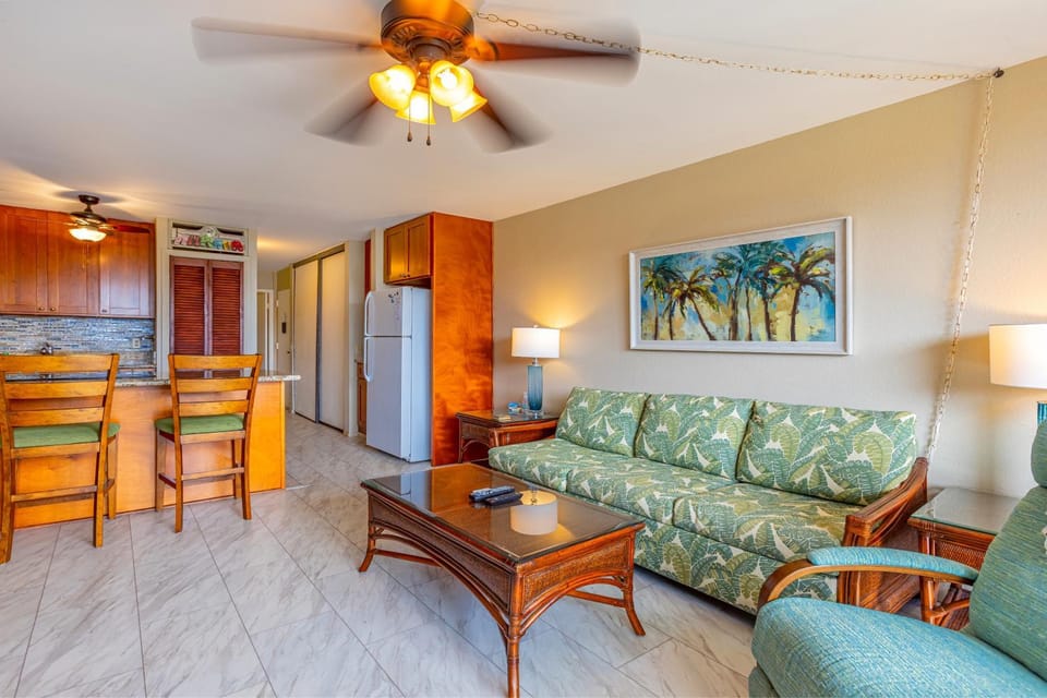 Maui Vista #2-210 Remodeled, Near Pool, Pickleball Courts, Close to Beach Apartment in Kihei