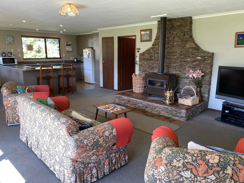 Clutha Country Cottage House in Wanaka