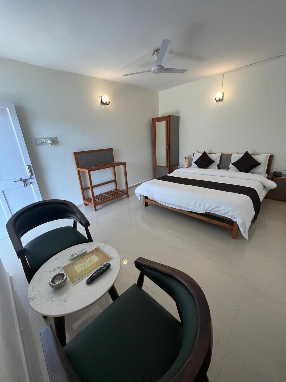 Hotel Sharna The Laxman Niwas 7 Room Private Villa Mount Abu Hotel in Gujarat