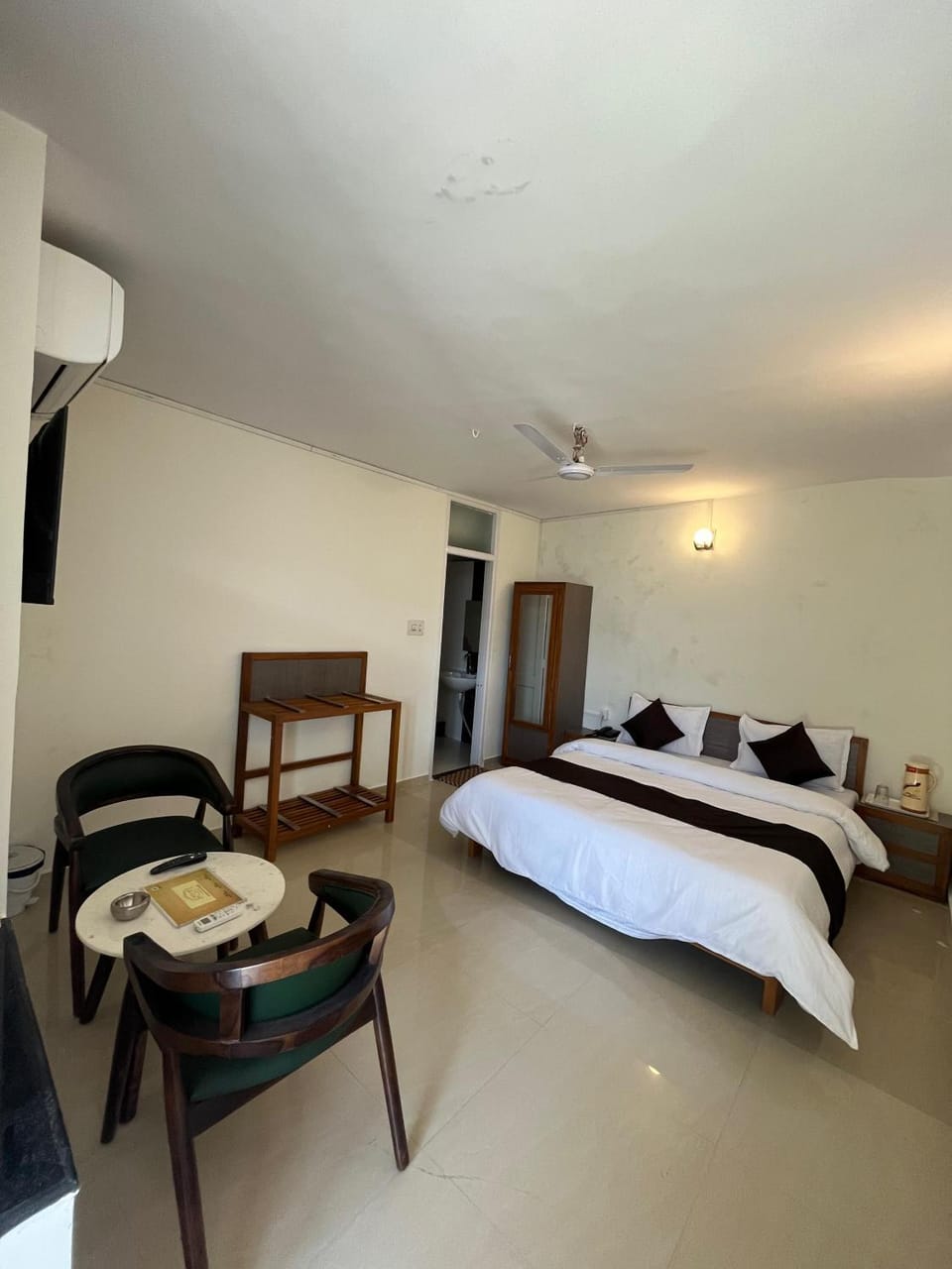 Hotel Sharna The Laxman Niwas 7 Room Private Villa Mount Abu Hotel in Gujarat