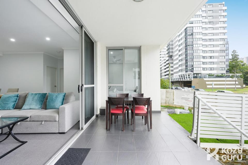 KozyGuru | Wolli Creek | Stylish Urban Retreat Apartment in Sydney