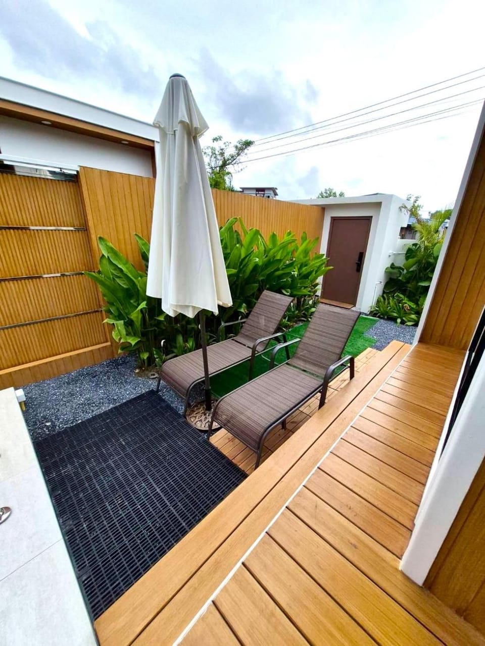 Garden, Swimming pool, sunbed