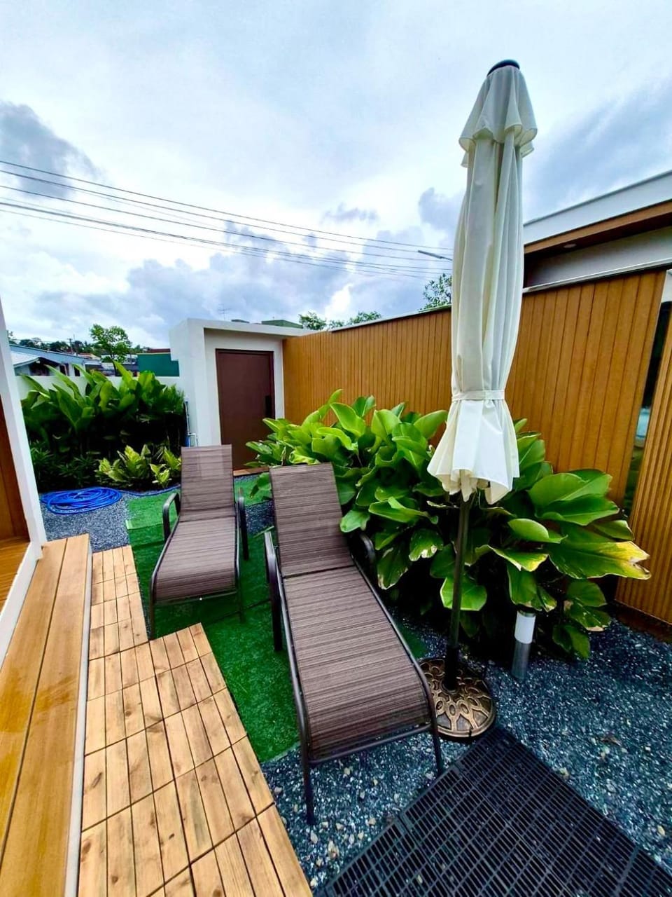 Garden, Swimming pool, sunbed