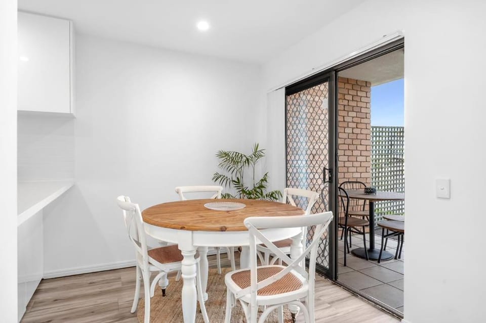 Sunset on the Canal Mooloolaba Apartment in Sunshine Coast