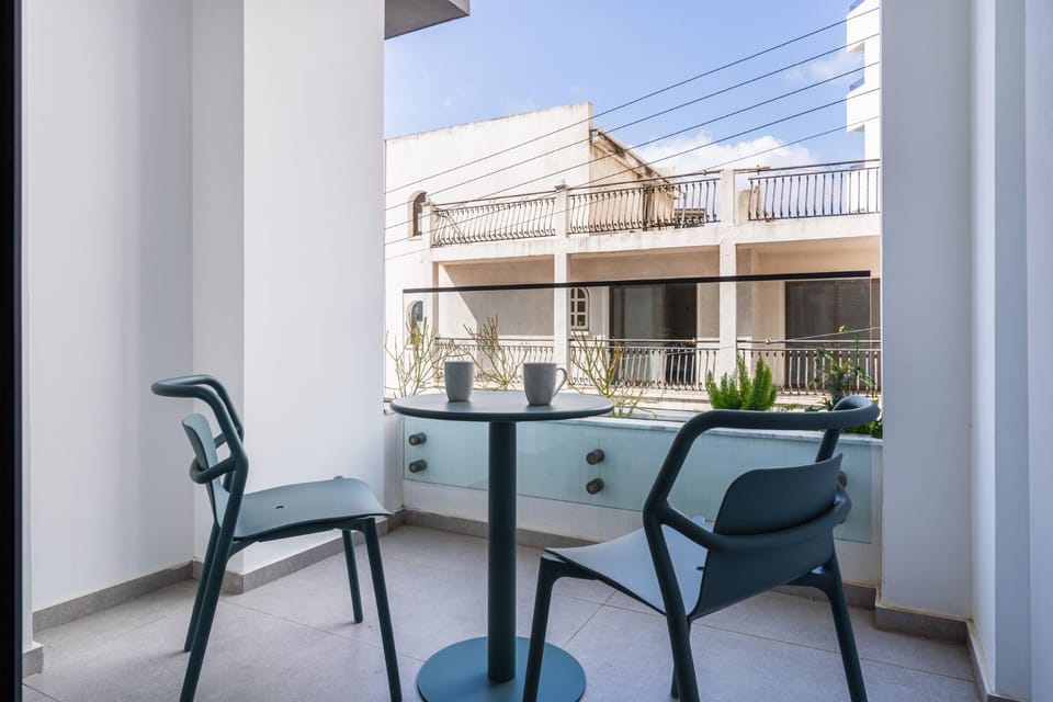 Balcony/Terrace, Seating area, Dining area, City view