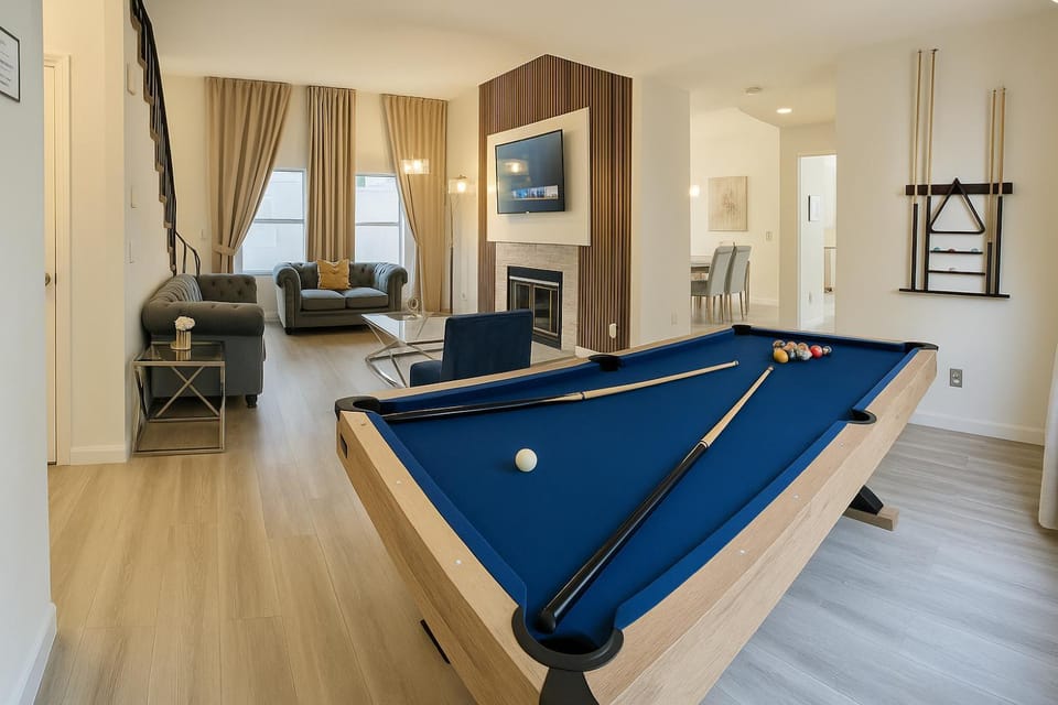 Pool ,Jacuzzi,BBQ & Pool Table Family Retreat House in Henderson
