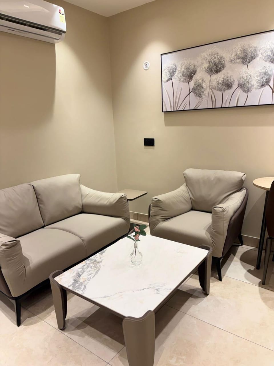 Living room, Seating area