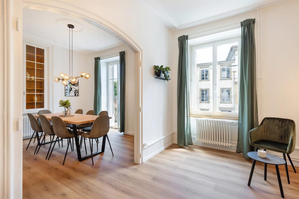 Living room, Seating area, Dining area