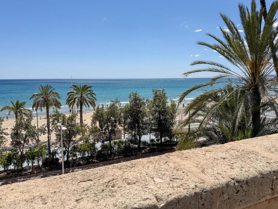 Infinity Postiguet Living boutique frente al mar Apartment in Alicante