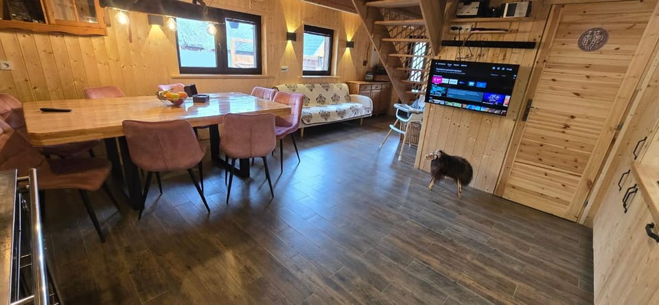 TV and multimedia, Dining area