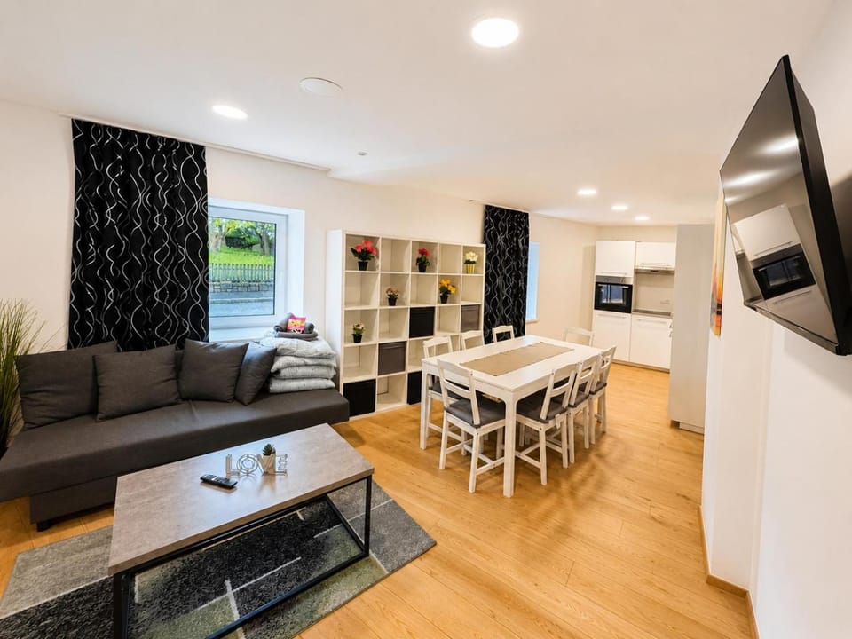 Aldrans Apartment with 3 bedrooms Apartment in Innsbruck