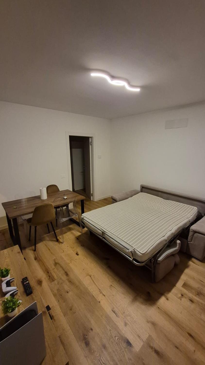 Bed, Living room