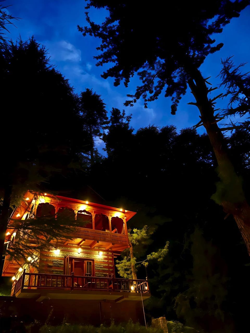 Jana Trails - Kath Kuni Duplex Chalet with Valley View Chalet in Himachal Pradesh