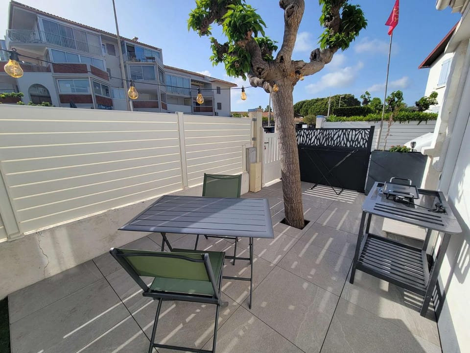 Joli studio de plain pied pour 2 ou 3 personnes 100m de la mer Portiragnes plage LXTRAM32 Apartment in Portiragnes