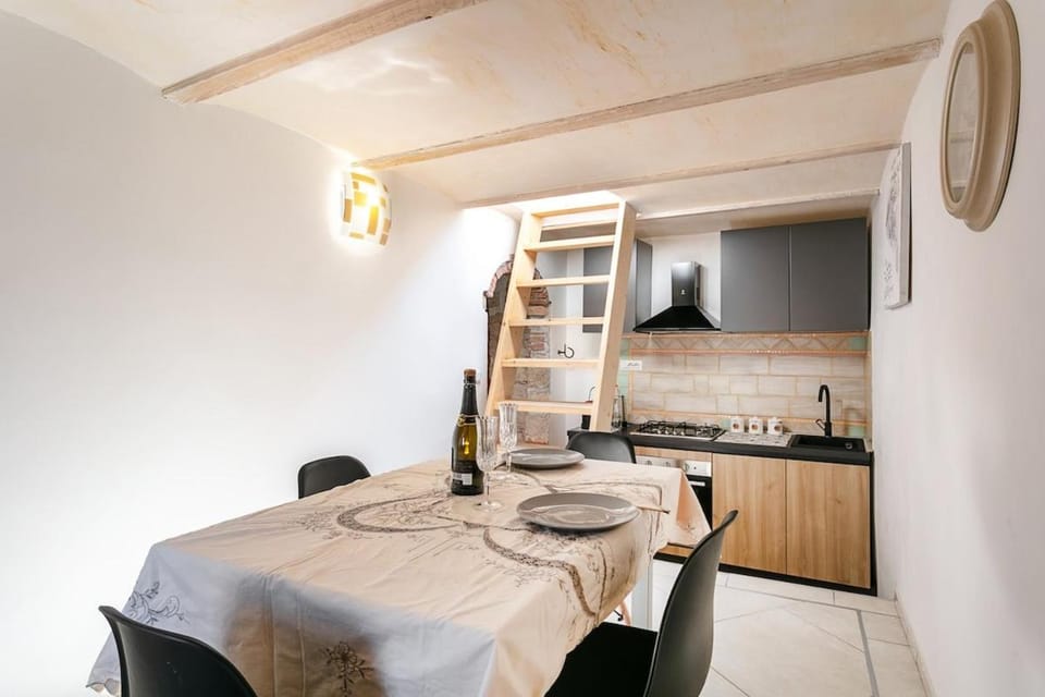 THE ROMAN RUINS - LOFT with PANORAMIC TERRACE Apartment in Olbia