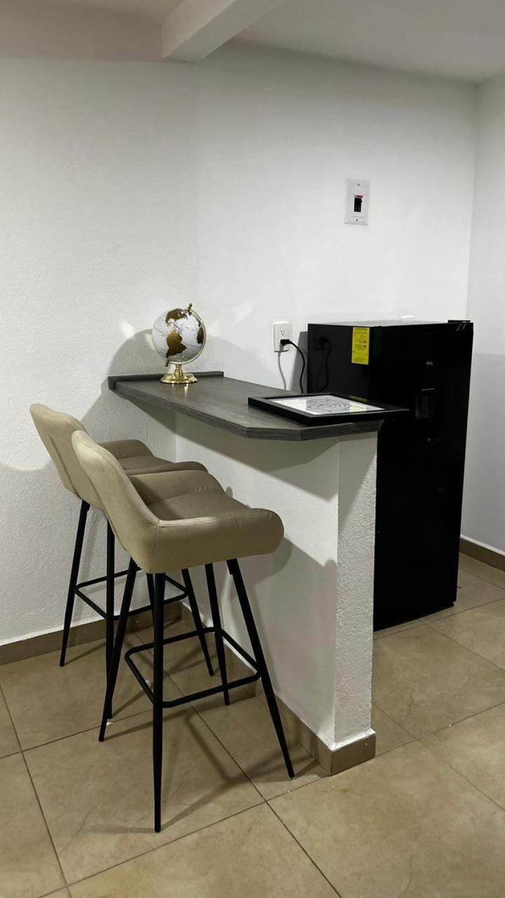 A pasos del aeropuerto AICM,Cómodo y practico, 2 camas Apartment in Mexico City