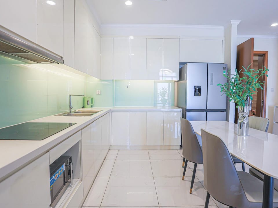 Kitchen or kitchenette, Dining area, minibar, oven, pet friendly, stove