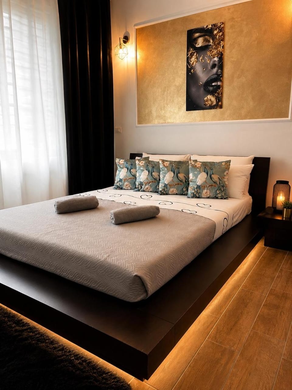 Rebecca's Noir Suite Apartment in Reggio Emilia
