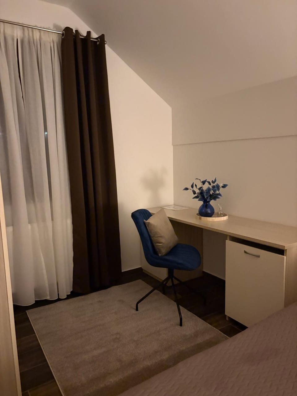 Photo of the whole room, Bedroom