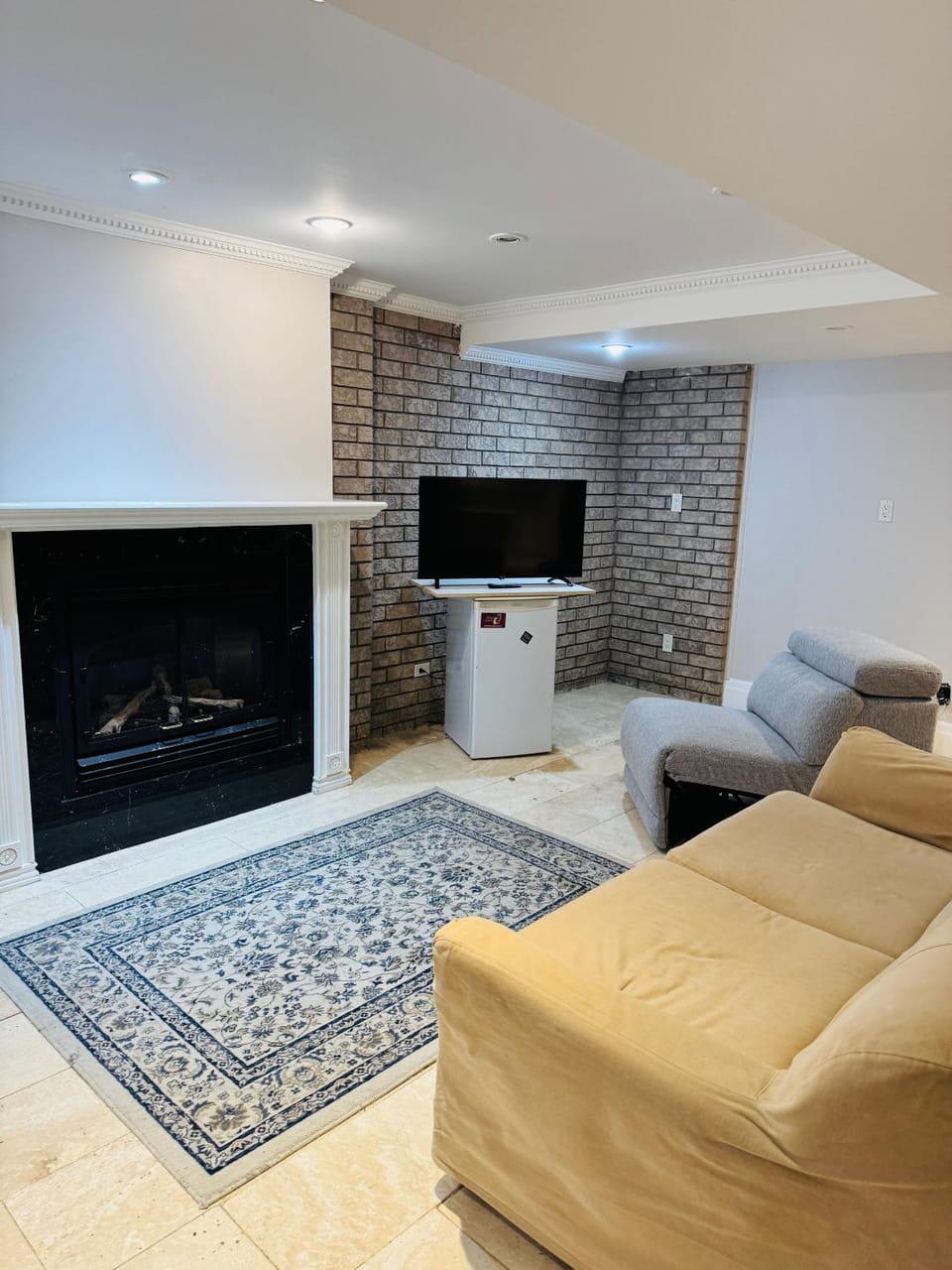 Living room, fireplace