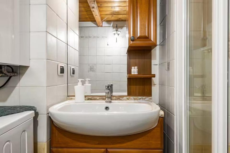 Monthly rent Loft Sempione WiFi 20 min to Duomo Apartment in Milan