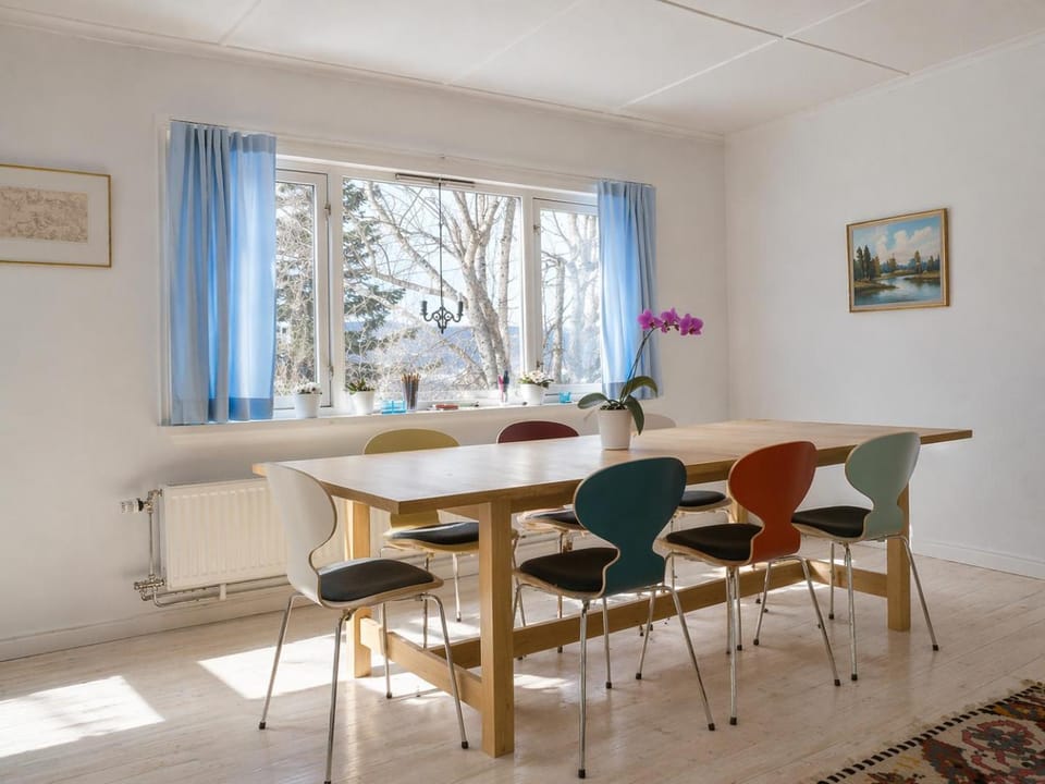 Seating area, Dining area