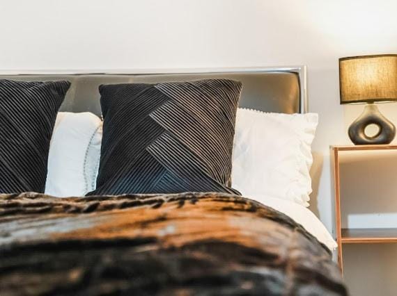 Modern CityCentre 2 Br Apt, Netflix, Wifi & PrivateParking Apartment in Nottingham