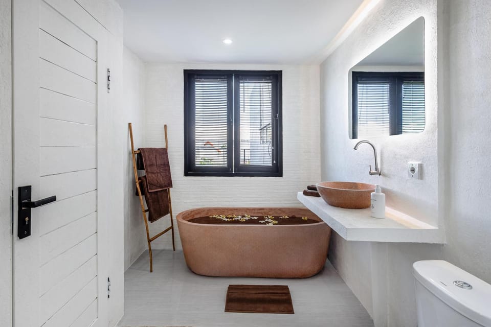 Bathroom, Bath, towels