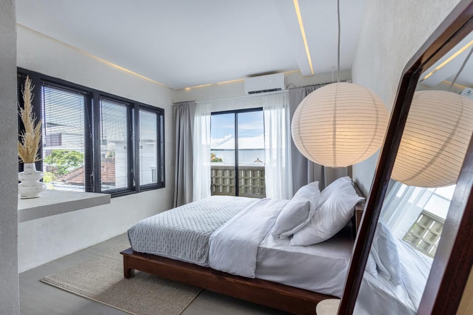Bed, View (from property/room), Photo of the whole room, Bedroom